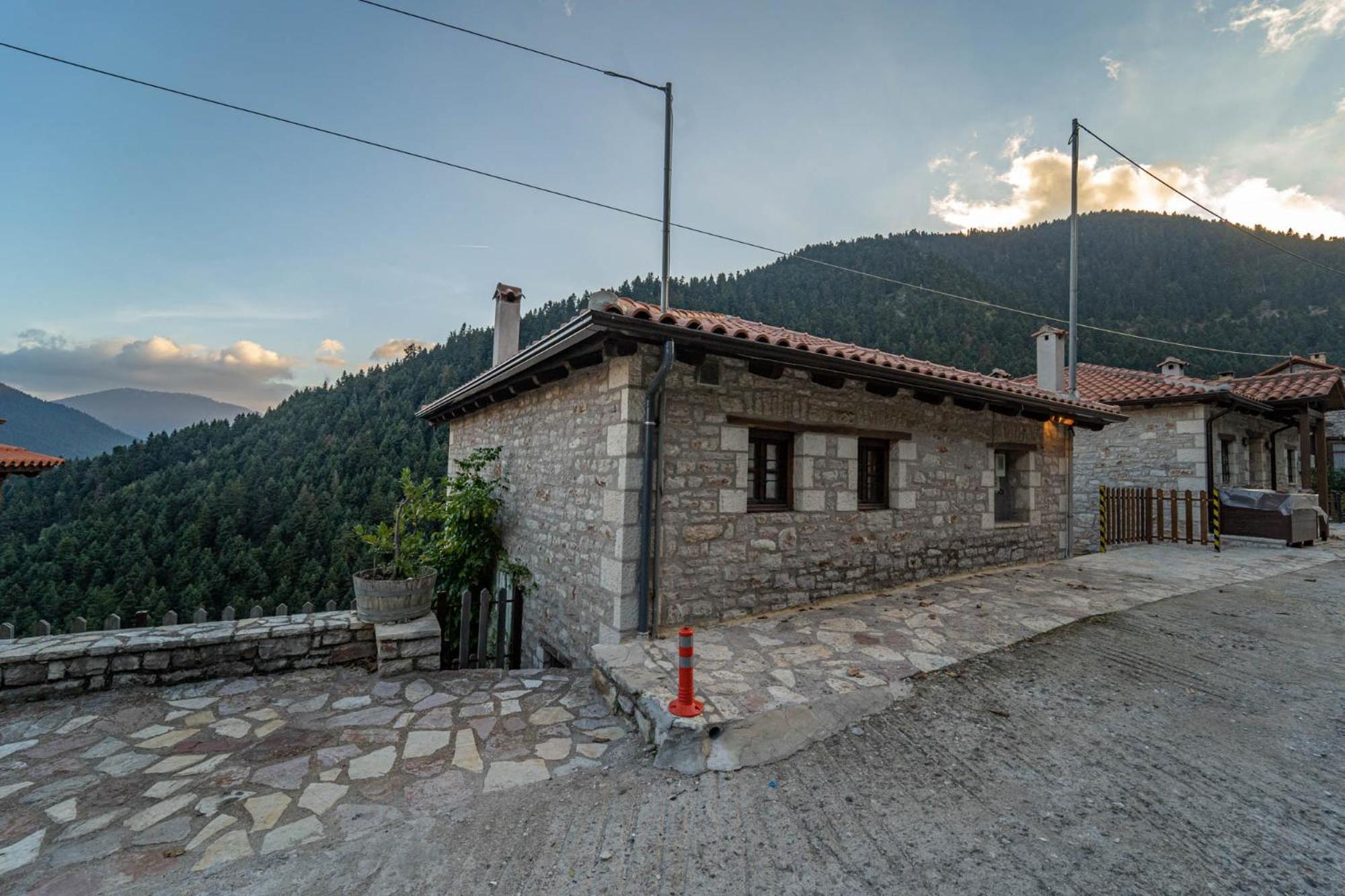 Villa Korfes-Κορφές Τριώροφη Βίλα Για Οικογένειες Και Παρέες 카페니시온 외부 사진