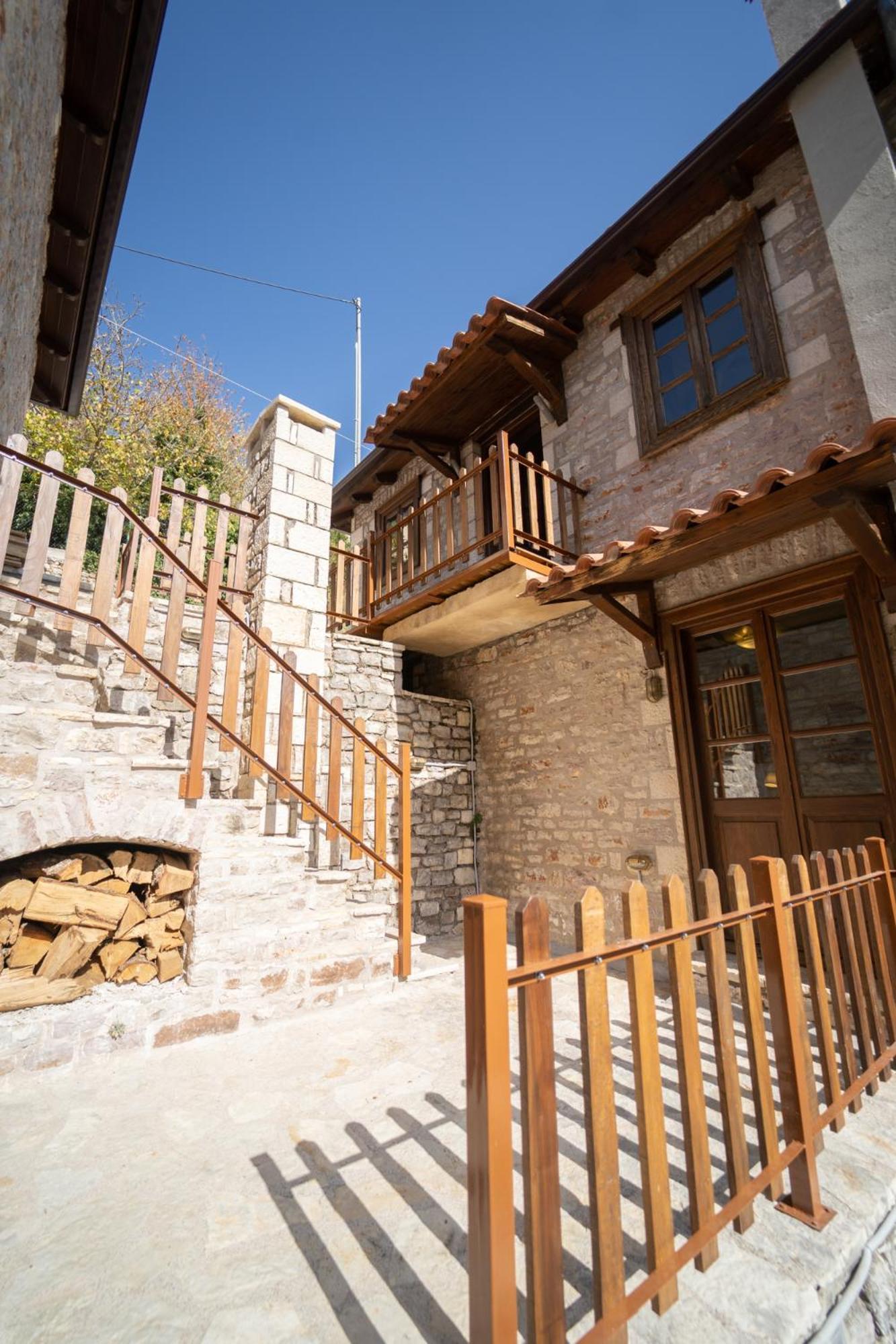 Villa Korfes-Κορφές Τριώροφη Βίλα Για Οικογένειες Και Παρέες 카페니시온 외부 사진